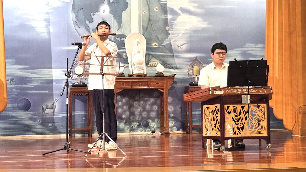 南投慈濟新芽獎學金頒獎 三胞胎兄妹同時獲獎