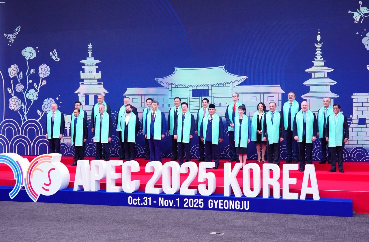 APEC領袖合照 林信義、習近平全程零互動