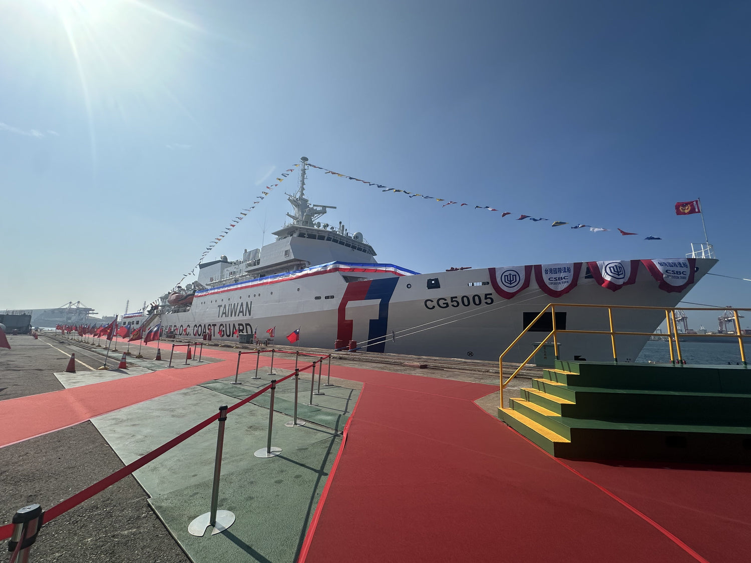 首艘原住民族名「西拉雅號」遠洋巡護船下水 賴清德:落實身分認同