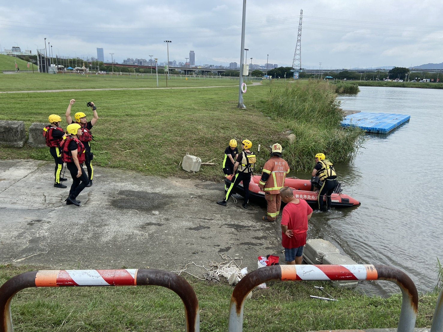 新北微風運河婦人溺水 送醫不治身分待查